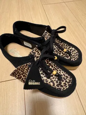 Clarks ORIGINALS 레오파드 무늬 모카신