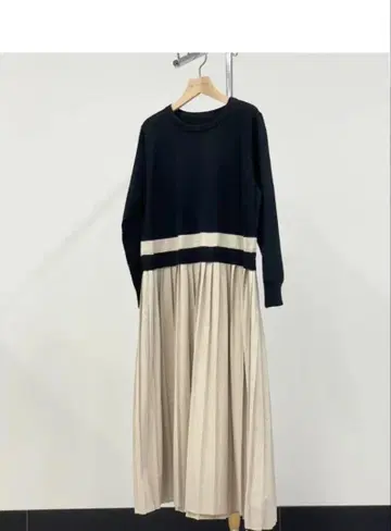 [ 새상품 ] ABITOKYO 라인 도킹 니트 원피스