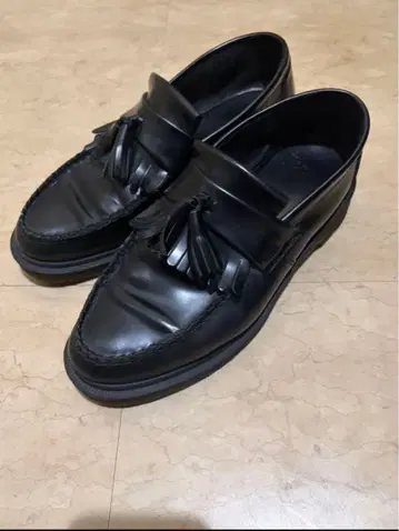 1주간 가격 대폭 인하! Dr. Martens Adrian 블랙 로퍼
