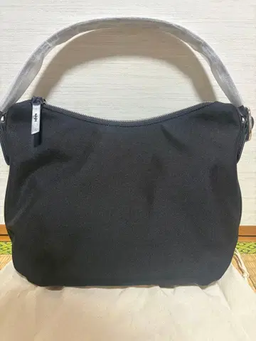 [ 미사용 새상품 ] Tout y est 블랙 숄더백