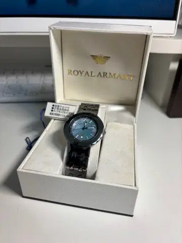 ROYAL ARMANT 쿼츠 시계 실버/블루