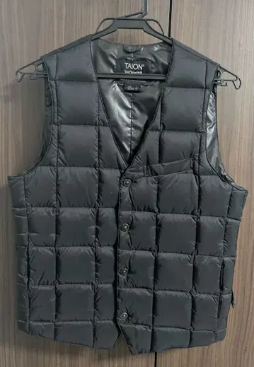 TAION 블랙 다운 베스트