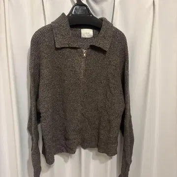 LIAN 카라 부착 지퍼 니트 스웨터