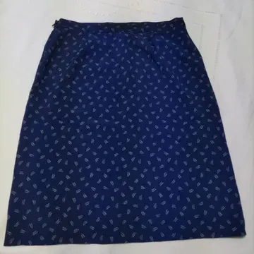 agnes b 네이비 색 스커트