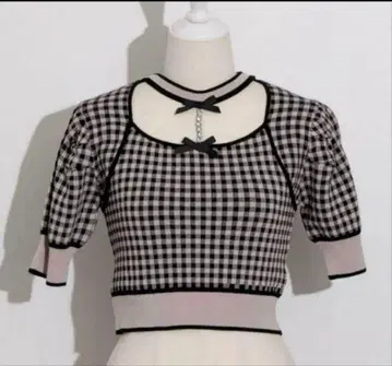 pium 비쥬 초커 포함 케이프 니트 핑크 x 블랙