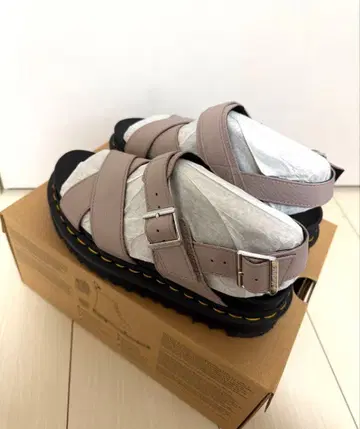 Dr.Martens 여성용 샌들 핑크 베이지 통굽