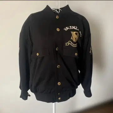 발렌자 스포츠 엠블럼 디자인 캐주얼 자켓. 사이즈 40cm