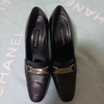 Pinky & Dianne 블랙 펌프스