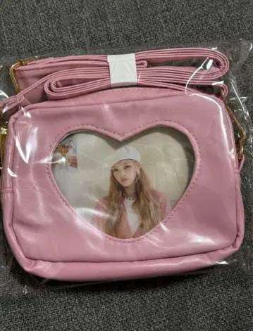 ILLIT 이로하 아이릿 플래티넘 잡화 숄더 파우치