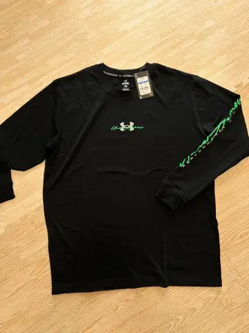 새상품 택 포함 언더아머 긴팔 티셔츠