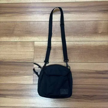 GREGORY 블랙 숄더백