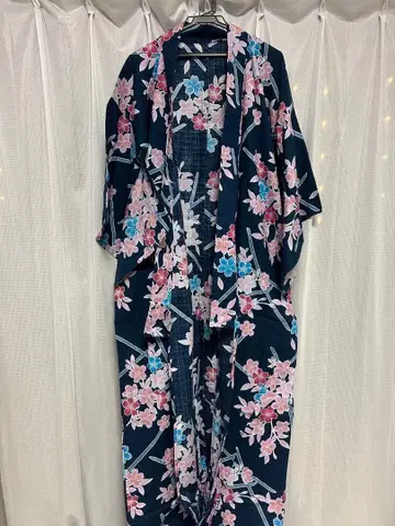 벚꽃 패턴 롱 기장 유카타와 빨간색 오비