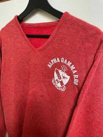 ALPHA GAMMA RHO 빨간색 V넥 트레이닝복