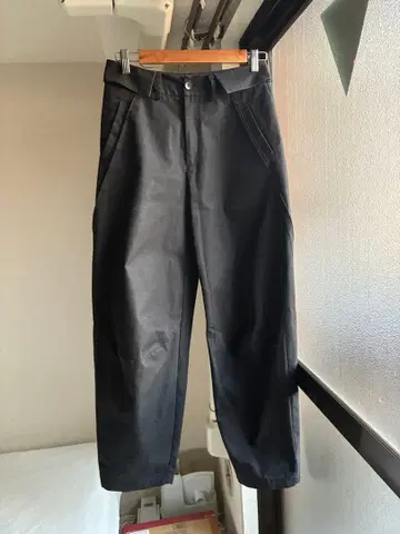 ANTIOFFICIAL 블랙 슬랙스