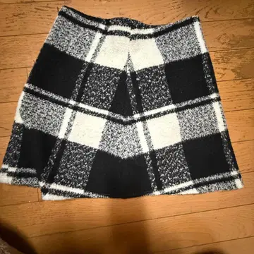 에블린 evelyn 체크 무늬 플레어 스커트