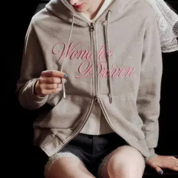 POPPY Embroidery hoodie