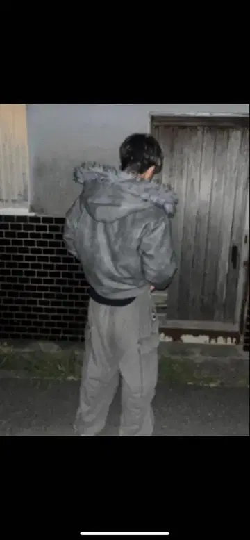 그레이 퍼(fur) 부착 다운 자켓