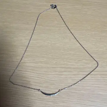 실버 커브형 체인 목걸이