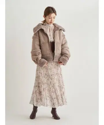 [ 새상품급 ] SNIDEL 리버서블 보아 봄버 자켓