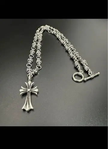 실버 크로스 모티브 목걸이