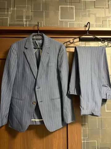 수트 스트라이프