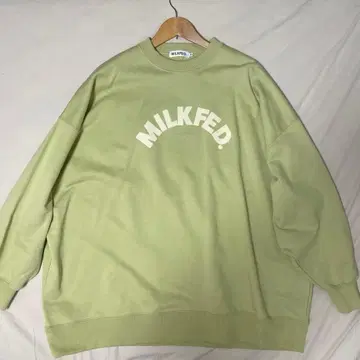 MILKFED. 빅 로고 맨투맨