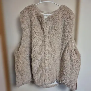 미사용 새상품 베이지 플리스 노카라 베스트