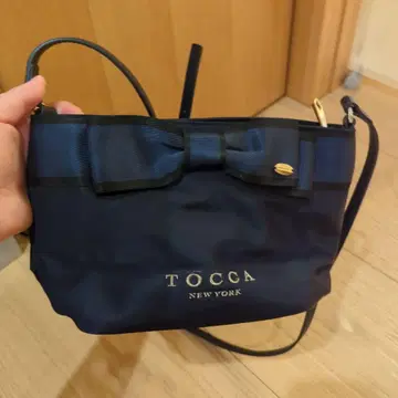TOCCA 네이비 리본 포함 숄더백