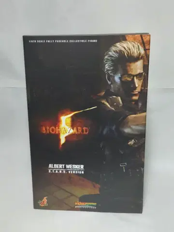 핫토이즈 바이오하자드 5 알버트 웨스커 (S.T.A.R.S. 버전)