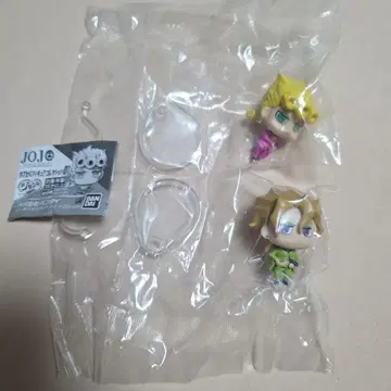 죠죠의 기묘한 모험 죠죠콜레 황금의 바람 죠르노, 후고 세트