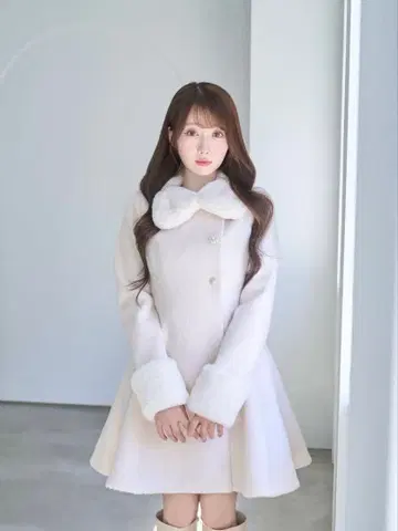 로제 뮤즈 tippet set flare coat M 사이즈