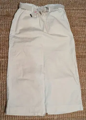 화이트 롱 스커트 벨트 포함