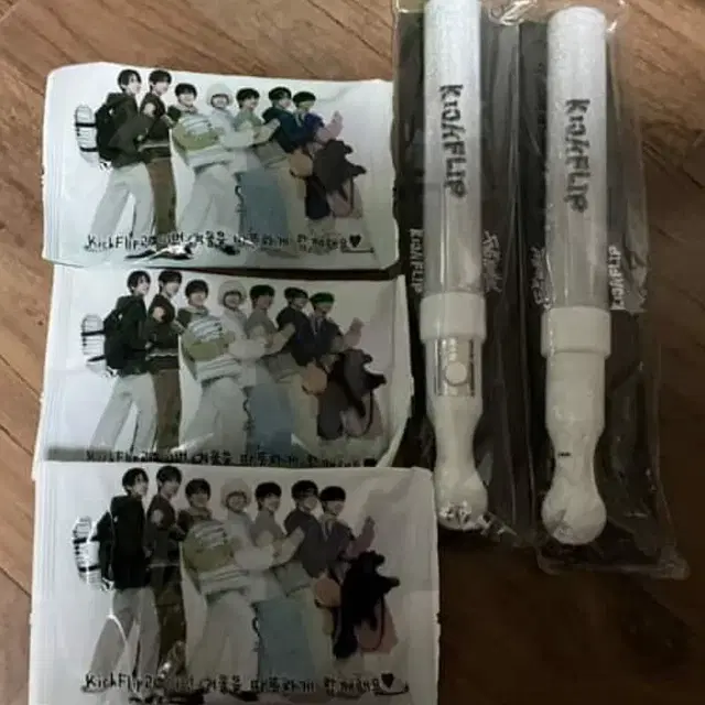 킥플립 임시 응원봉 판매합니다