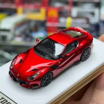 1/64 Stance Hunters 페라리 F12 메탈릭 레드