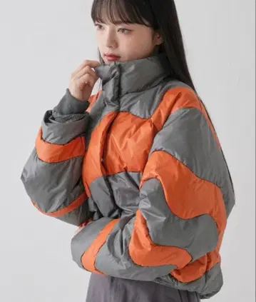 우에누이 오렌지 그레이 웨이브 다운 자켓
