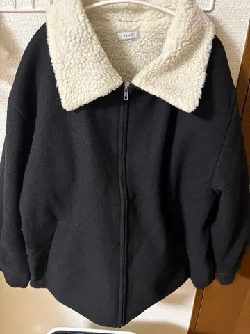 2cussil 루즈 실루엣 하이넥 2WAY 보아 안감 컷 멜톤 블루종