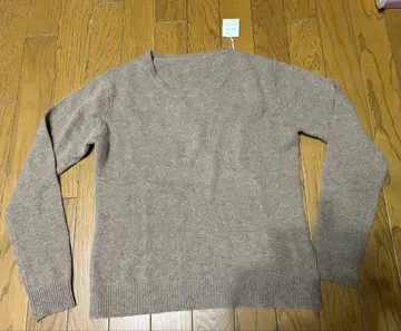 새상품 캐시미어 100% 베이지 크루넥 스웨터 S~M 사이즈 샘플