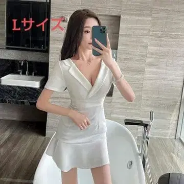 L 사이즈 화이트 V넥 플레어 드레스