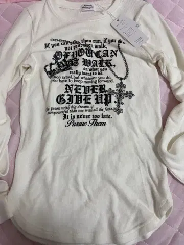 의류 긴팔 시즈니룩 십자가