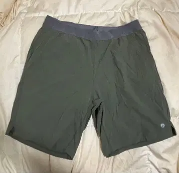 LAVA 스칼라 올리브 그린 숏팬츠