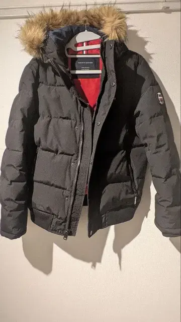 TOMMY HILFIGER 퍼 충전솜 후디드 다운 자켓