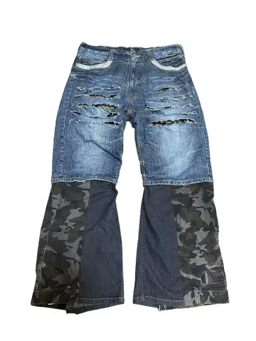 데미지 가공 카모플라쥬 절개 부츠컷 데님
