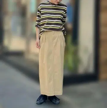 FIL DE FER 스트레치 치노 턱 스트레이트 스커트