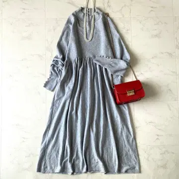 새상품급 쉽스 워셔블 돌먼 개더 니트 원피스 펄 버튼