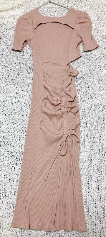 EATME 데콜테 리브 원피스 핑크