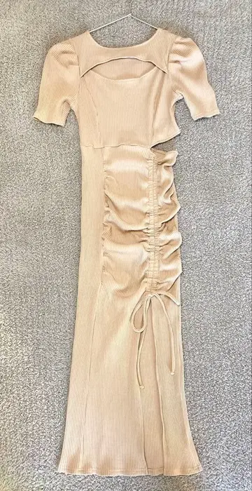 EATME 데콜테 리브 원피스 핑크