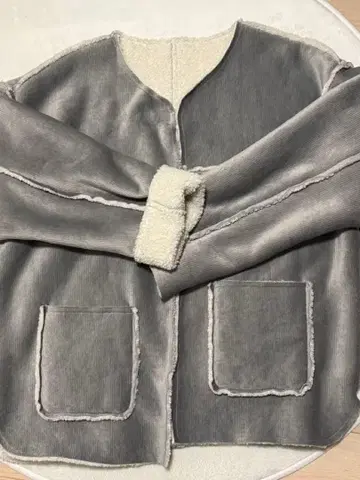 earth 무스탕 코트 그레이