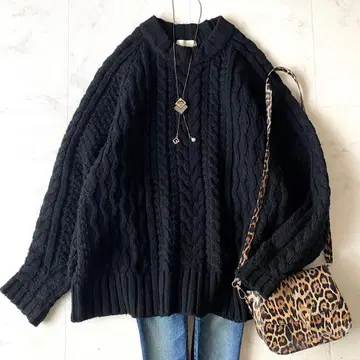 개럴개런트 케이블 짜임 니트 큼직한 크루넥 아란 블랙