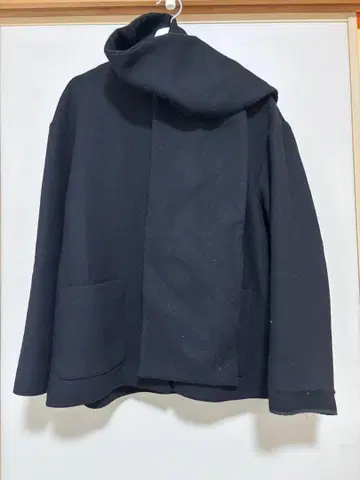 ZARA 울 스카프 포함 코트 블랙 L 사이즈