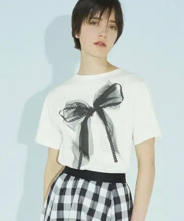 스트로베리 필드 리본 프린트 T셔츠